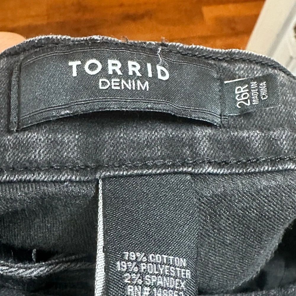 Torrid black distressed - Picture 5 of 5